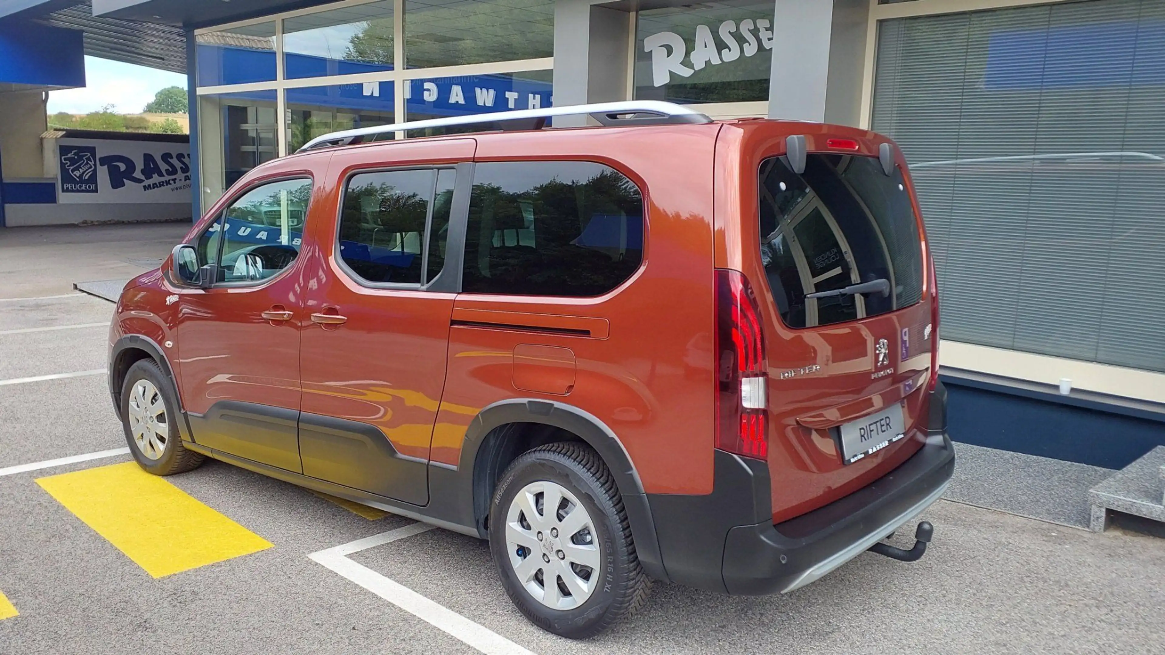 Peugeot Rifter 1.2 PureTech 110 Allure Lang Start&Stop (EU — photo 7