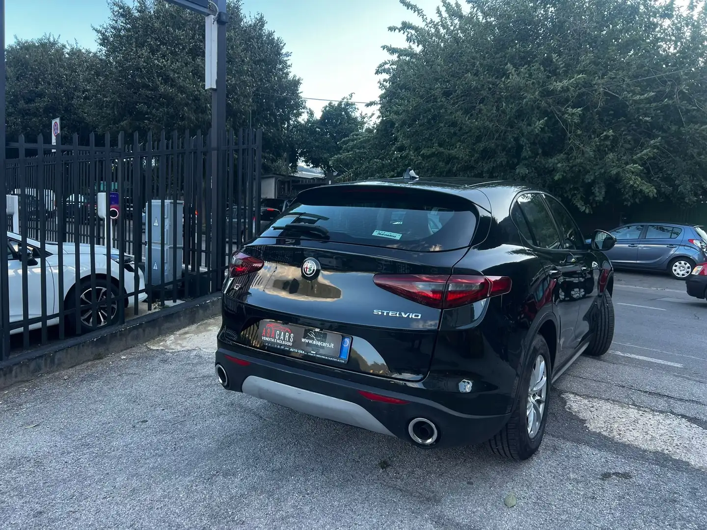 Alfa Romeo Stelvio Stelvio 2.2 t Business Q4 180cv auto Nero - 2
