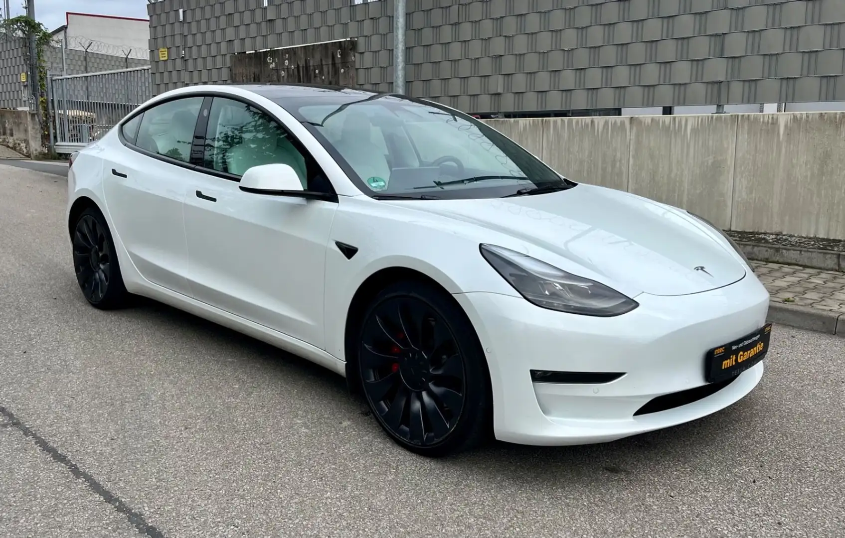 Tesla Model 3 Performance Facelift Weiß - 2