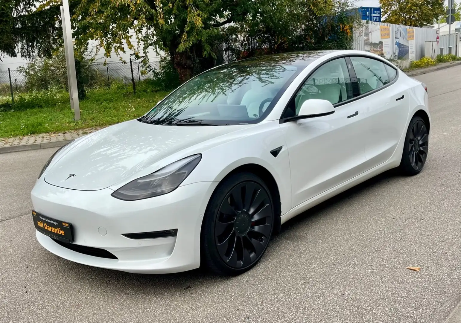 Tesla Model 3 Performance Facelift Weiß - 1