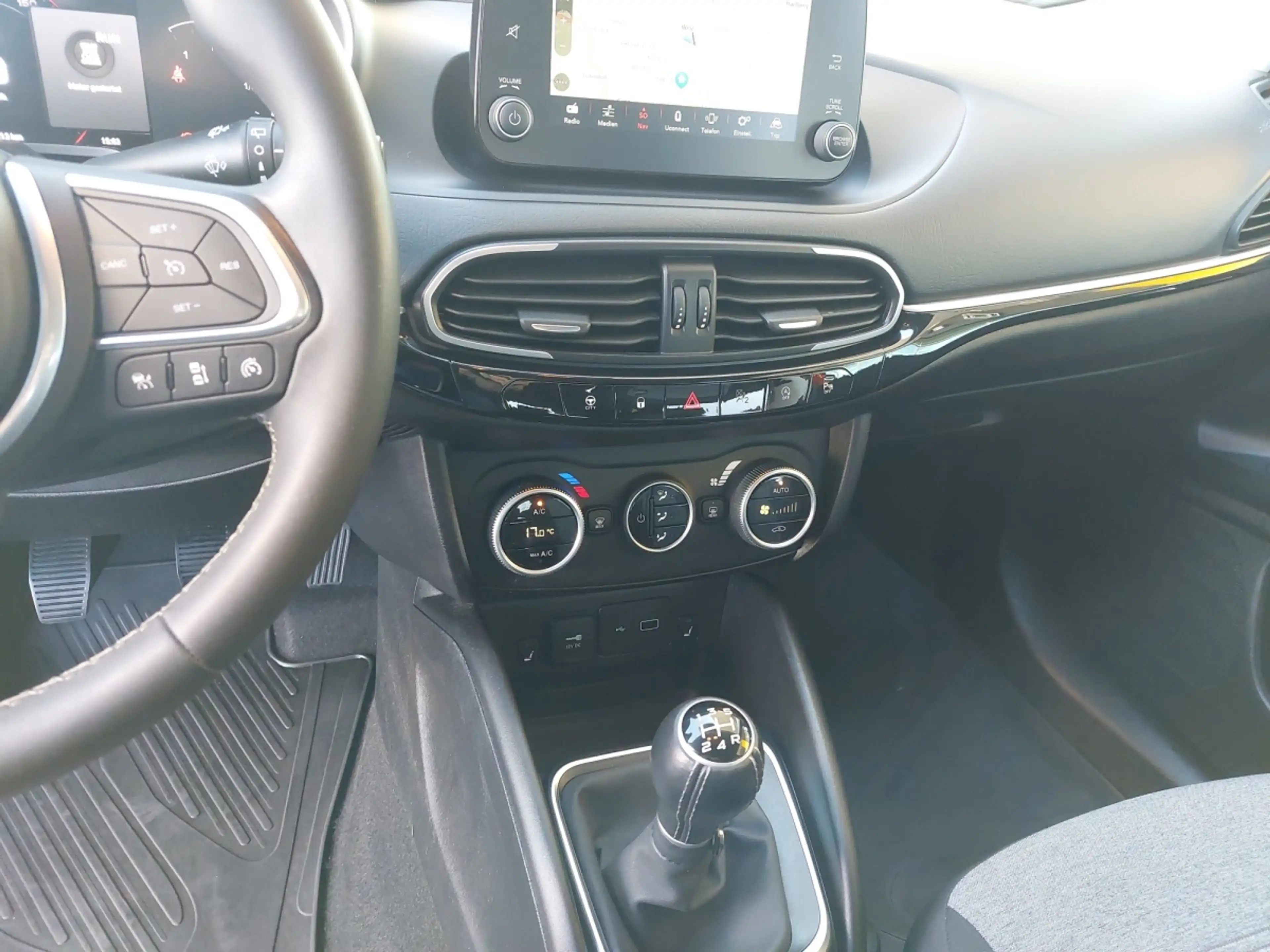 Fiat Tipo Cross FireFly Turbo 100 — photo 9