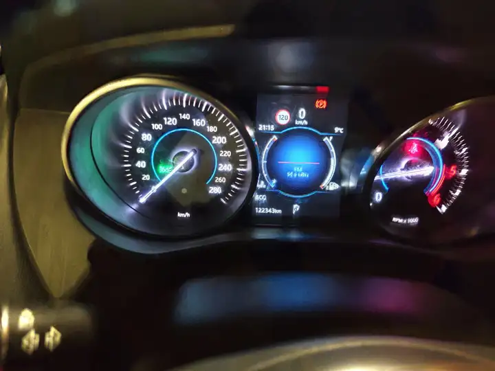 Jaguar F-Pace 2017, foto 12