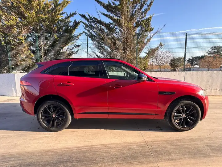 Jaguar F-Pace 2017, foto 4