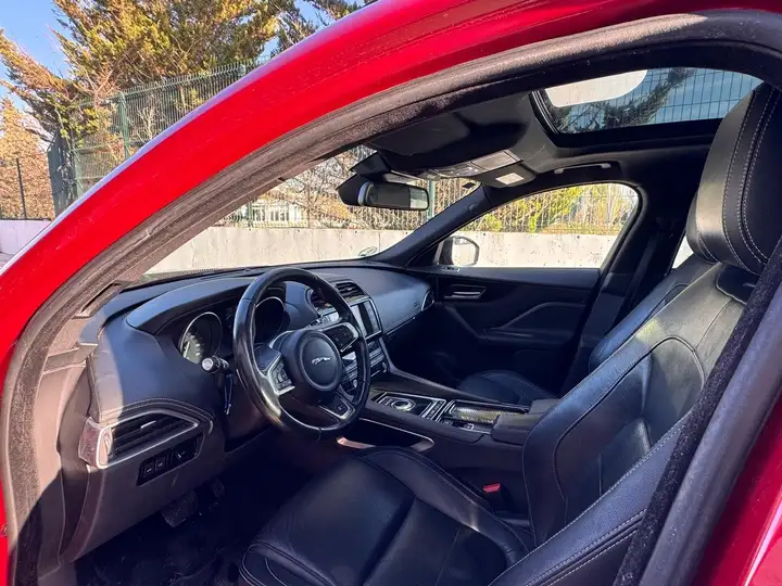 Jaguar F-Pace 2017, foto 8