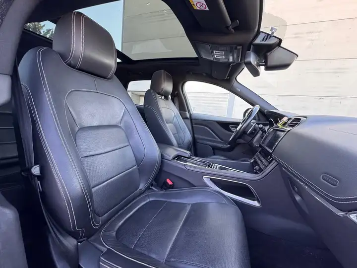 Jaguar F-Pace 2017, foto 14