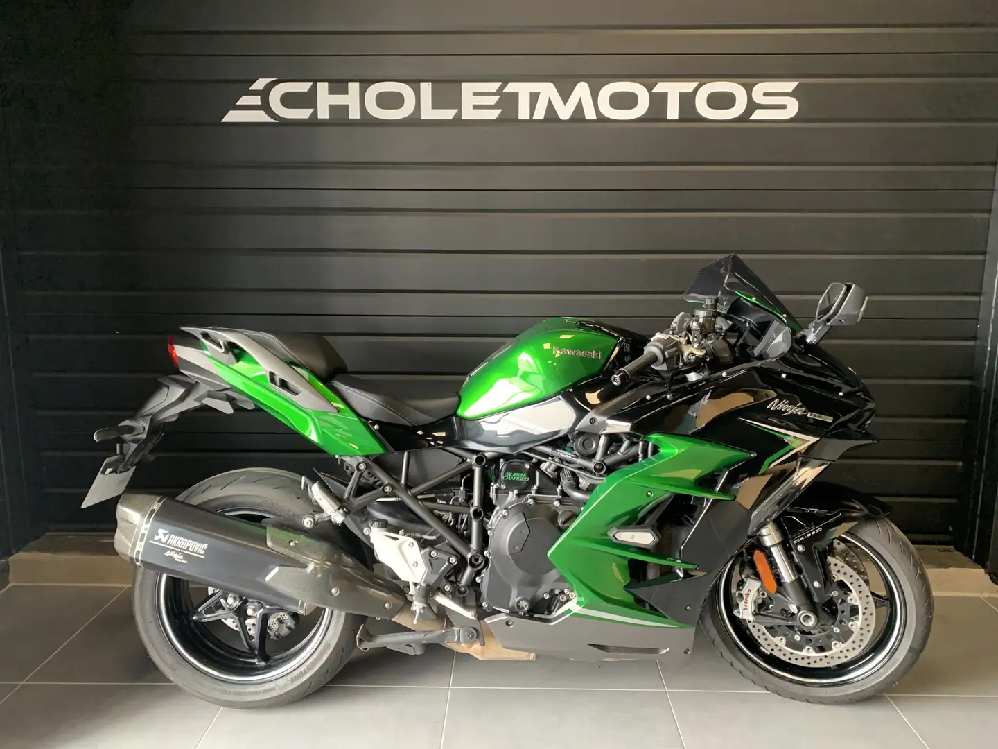 Kawasaki Ninja H2 Verde - 1