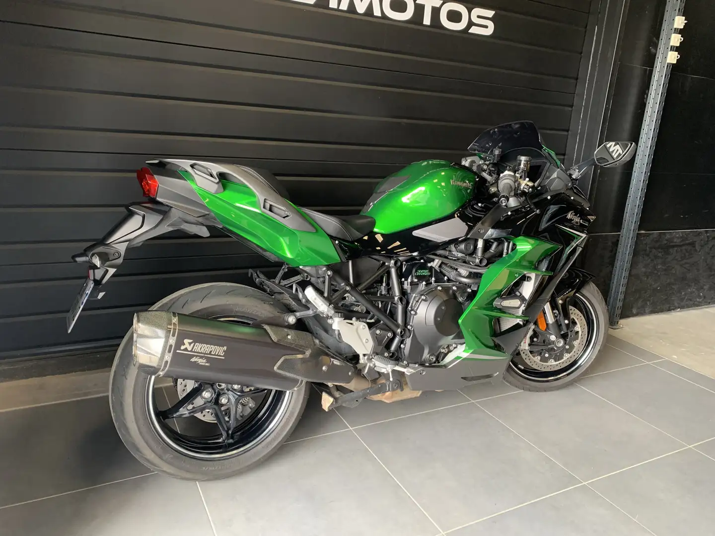 Kawasaki Ninja H2 Verde - 2