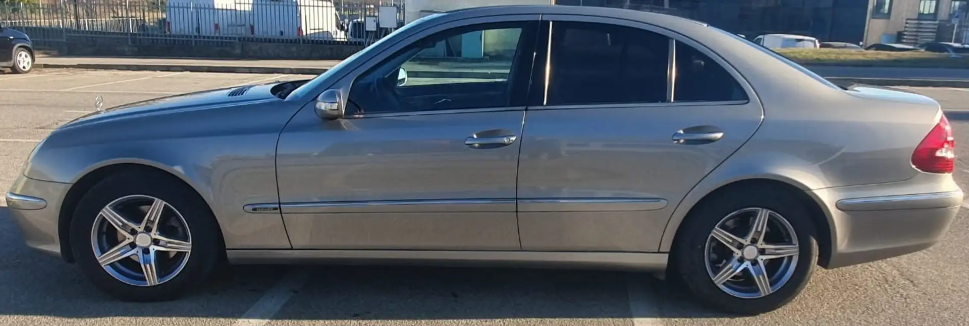 Mercedes-Benz E 270 td cdi Elegance - 2