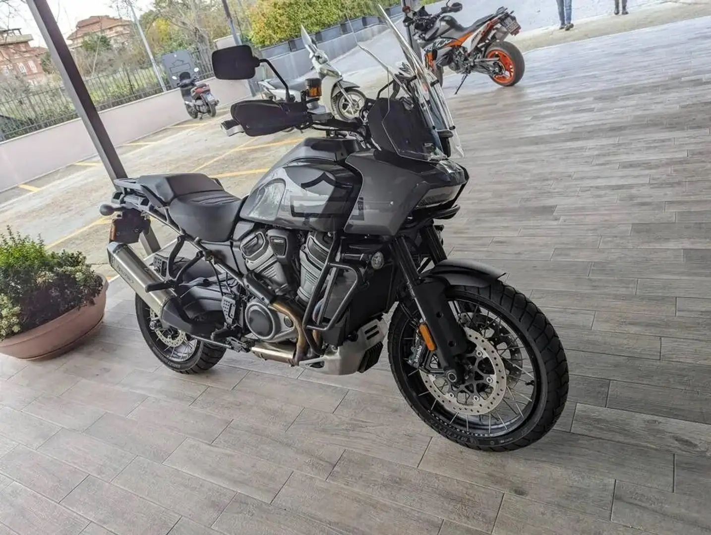 Harley-Davidson Pan America Grigio - 1