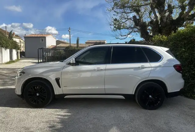 BMW X5 view 2