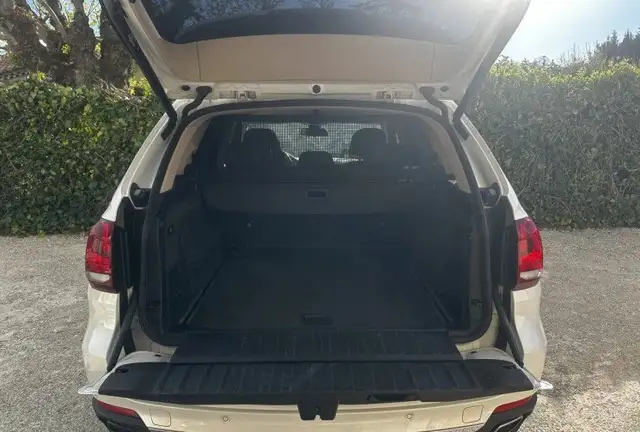 BMW X5 view 9