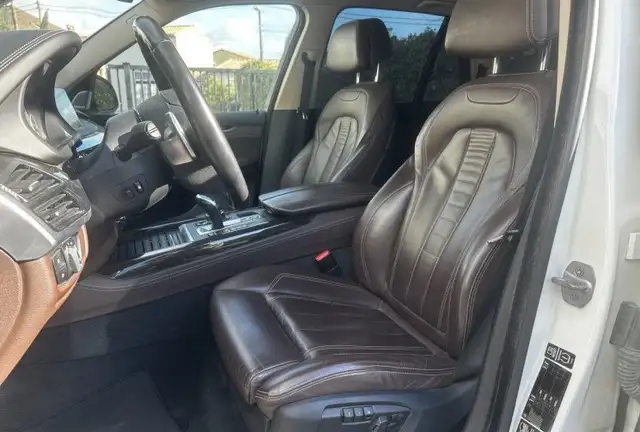 BMW X5 view 11