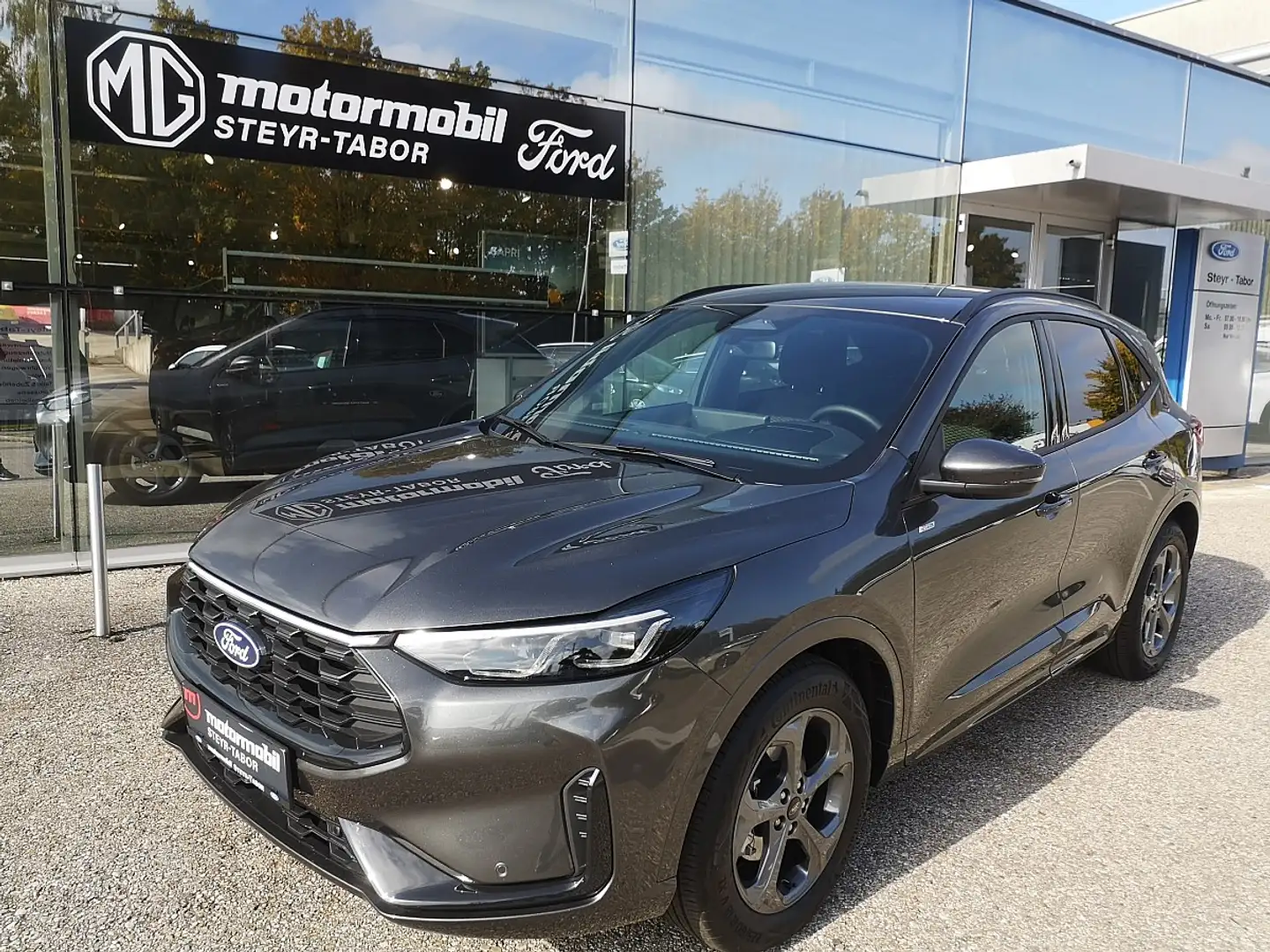 Ford Kuga 1,5 EcoBoost ST-Line Aut. Grau - 1