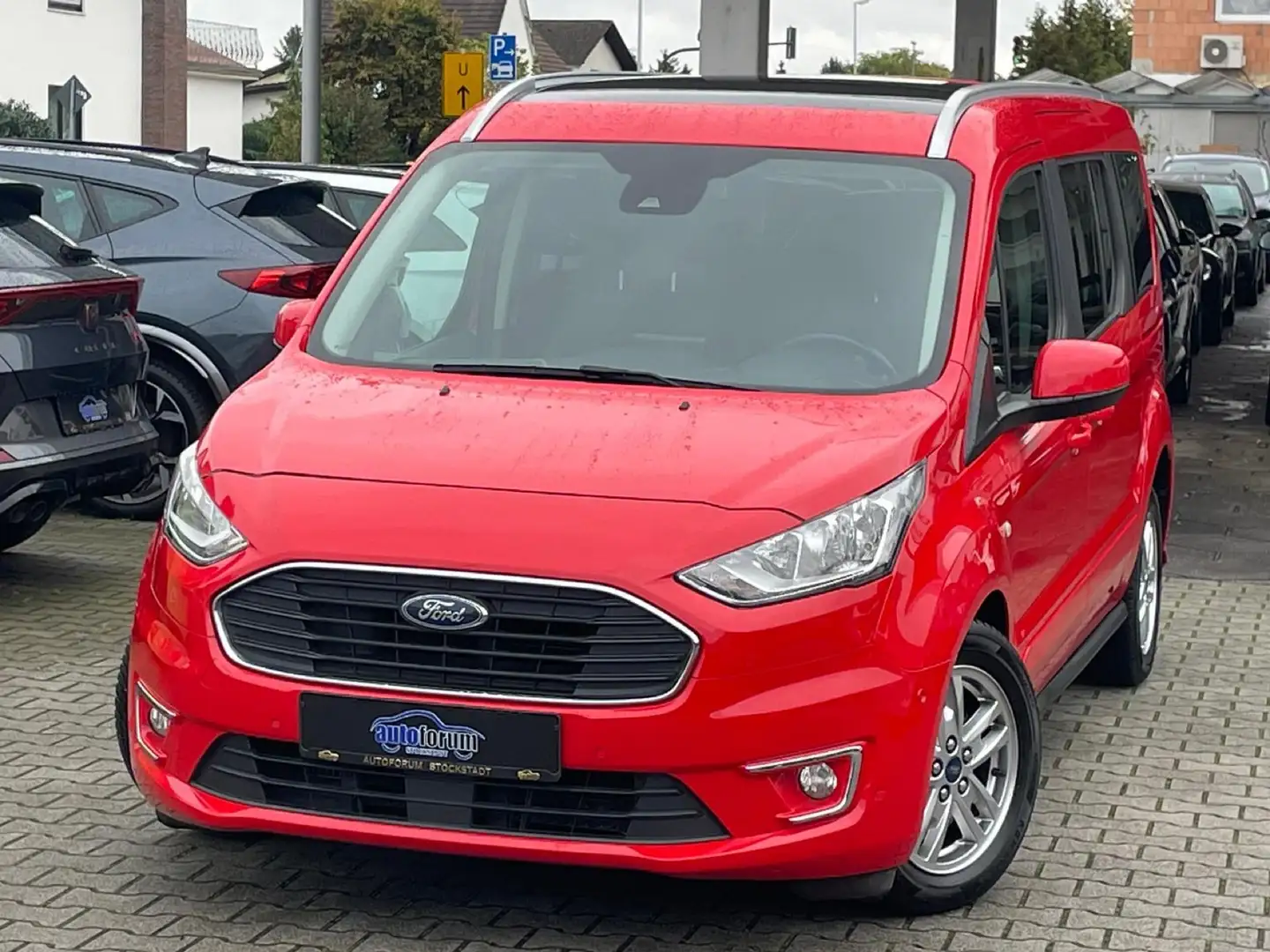 Ford Tourneo Grand Connect 1.5 Titanium 7-SITZER ACC PANO NAVI Červená - 1