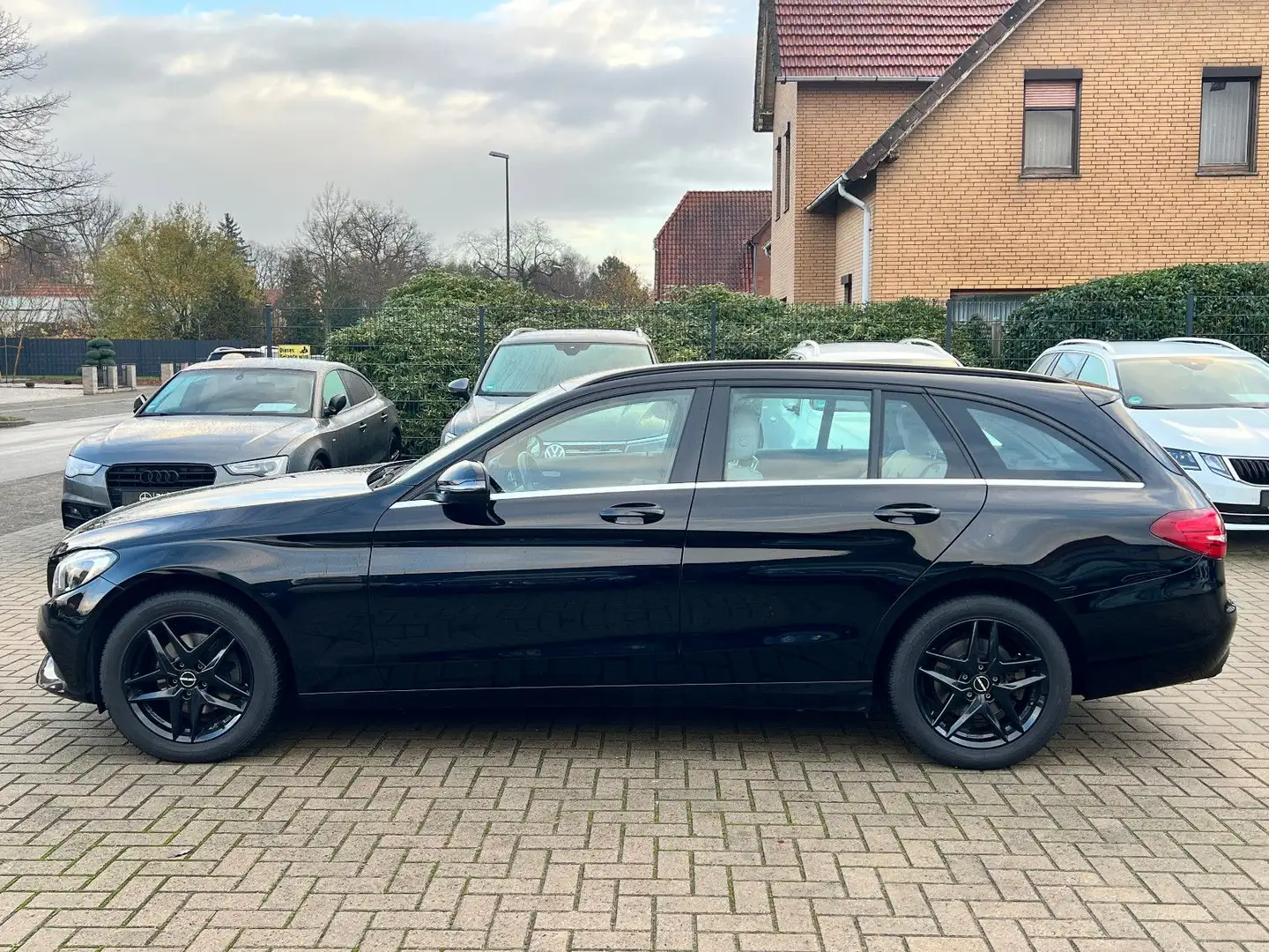 Mercedes-Benz C 220 d T, LED, AHK 1.8t, Tempomat, Schalter Nero - 2