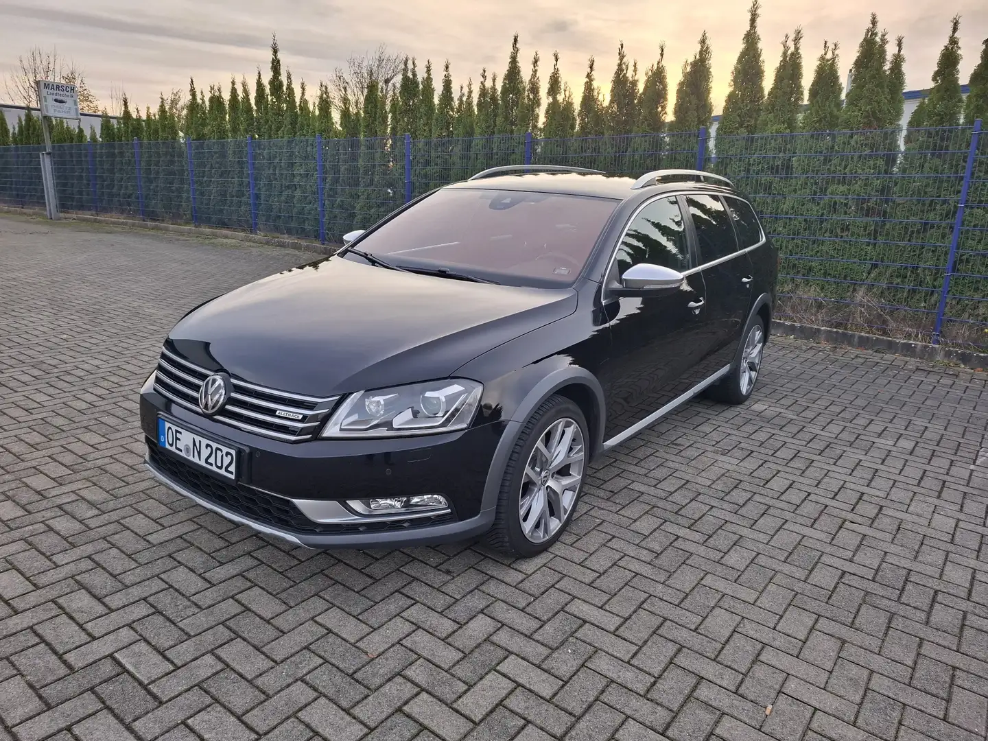 Volkswagen Passat Alltrack 2.0 TDI 4Motion DSG BlueMotion Tec Fekete - 1