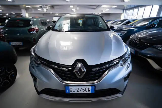 Renault Captur view 3