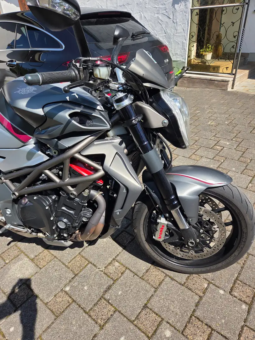 MV Agusta Brutale 1090 Argent - 2