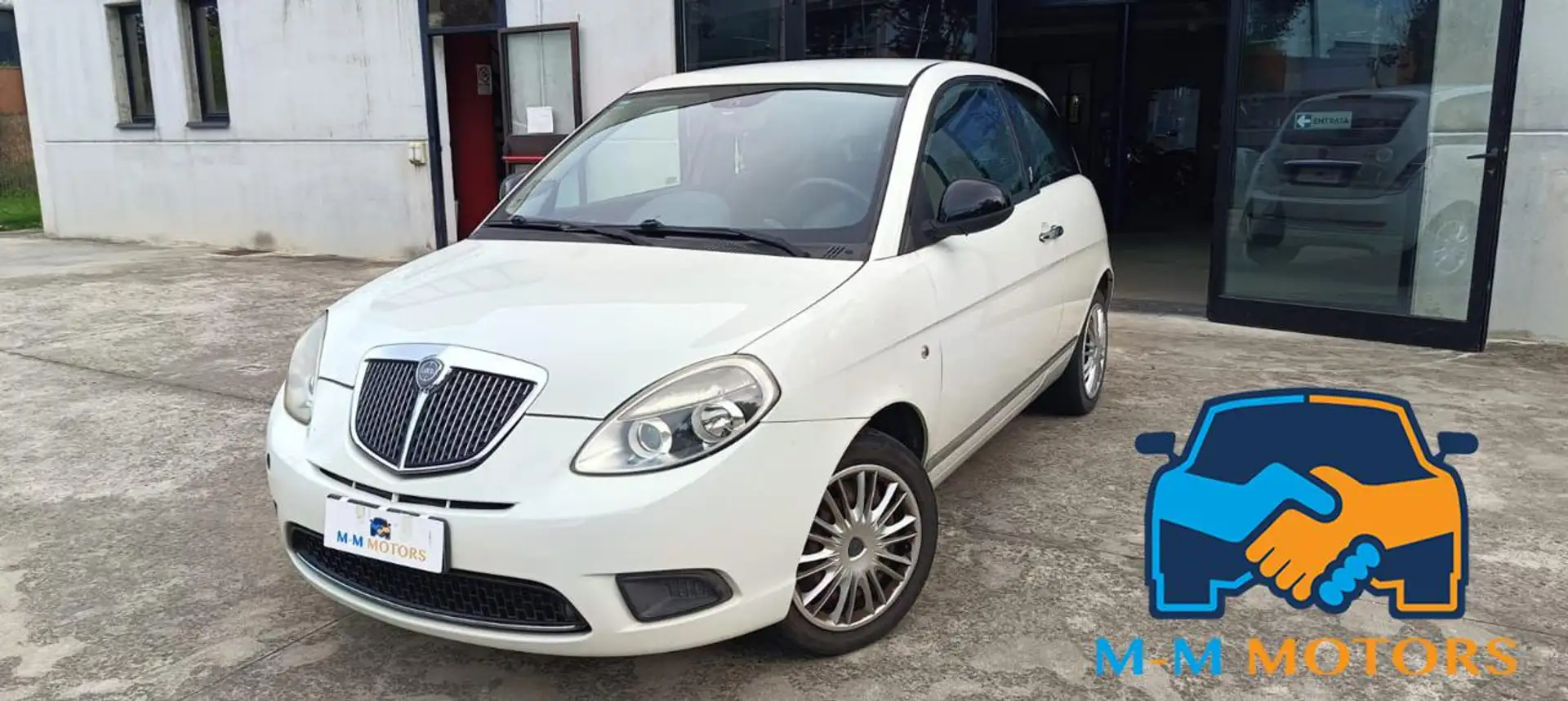 Lancia Ypsilon 1.2 69 CV Argento Blanco - 1