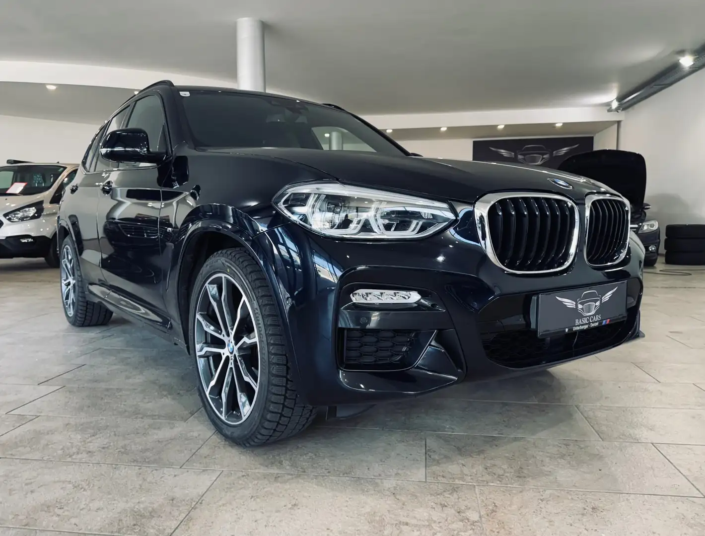 BMW X3 xDrive 20 i M Sport Zwart - 2