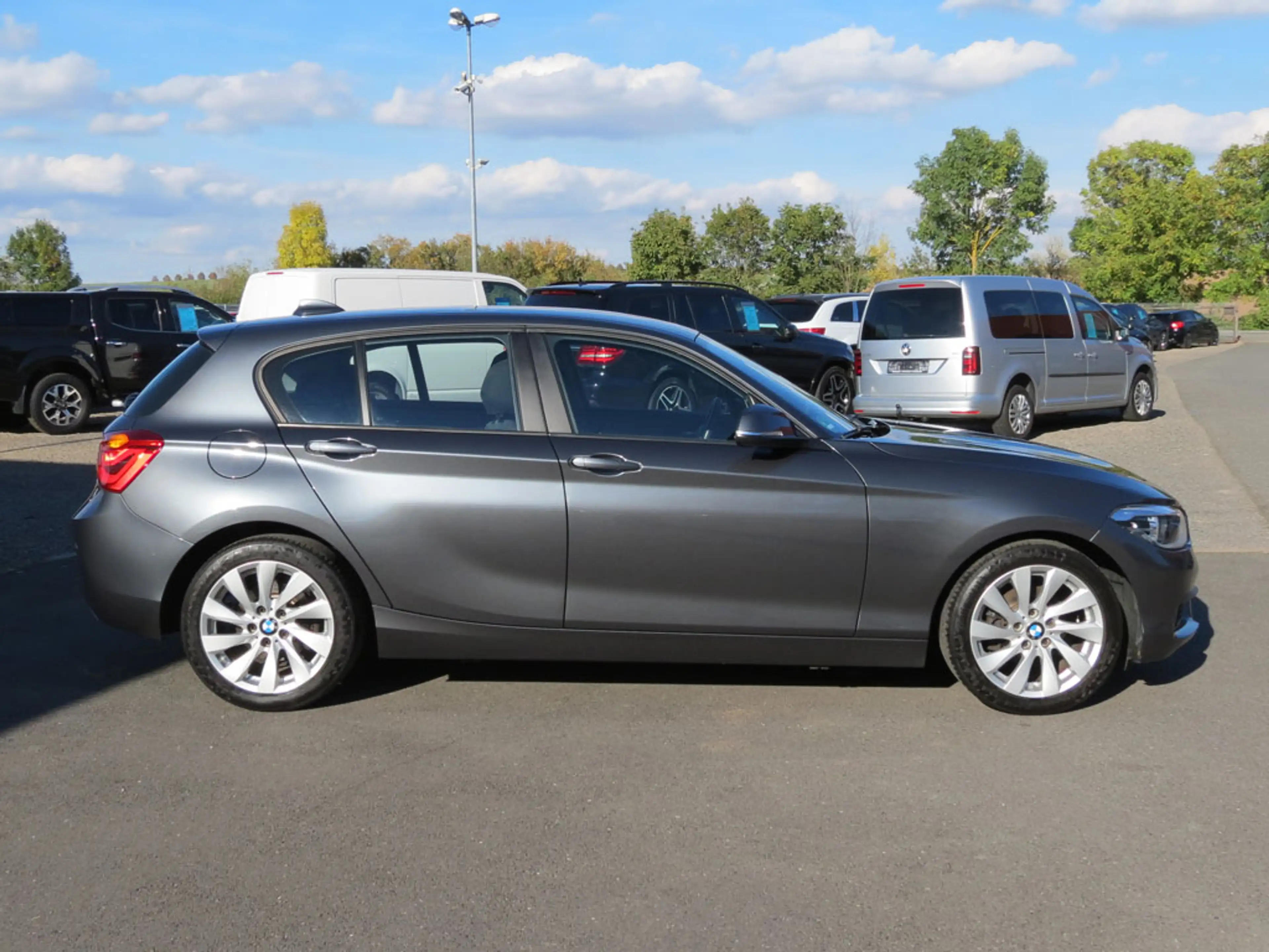 BMW 118 i Advantage Navi LED Lenkradheiz. Sitzheiz. — photo 3