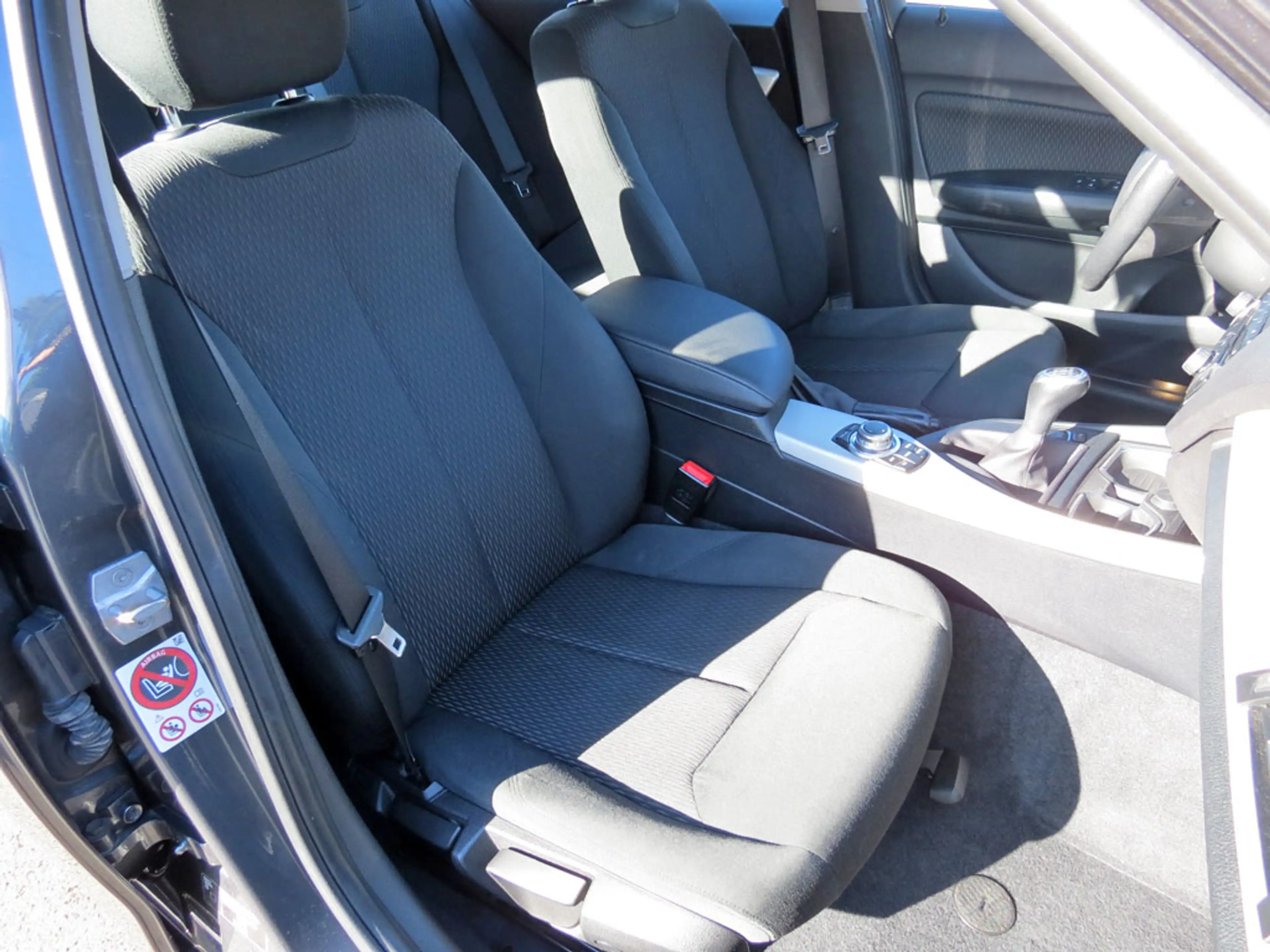 BMW 118 i Advantage Navi LED Lenkradheiz. Sitzheiz. — photo 12