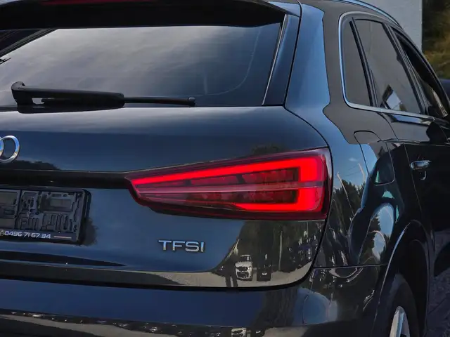 Audi Q3 view 10