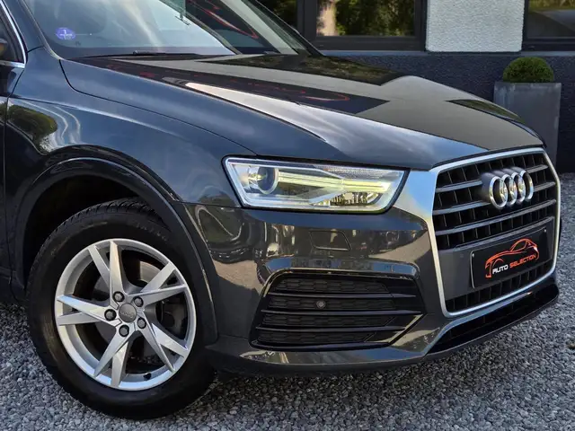 Audi Q3 view 7