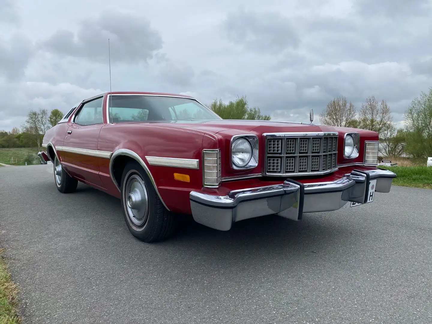 Ford A Gran Torino Elite Survivor H-Zul V8 30K Meilen Rot - 1