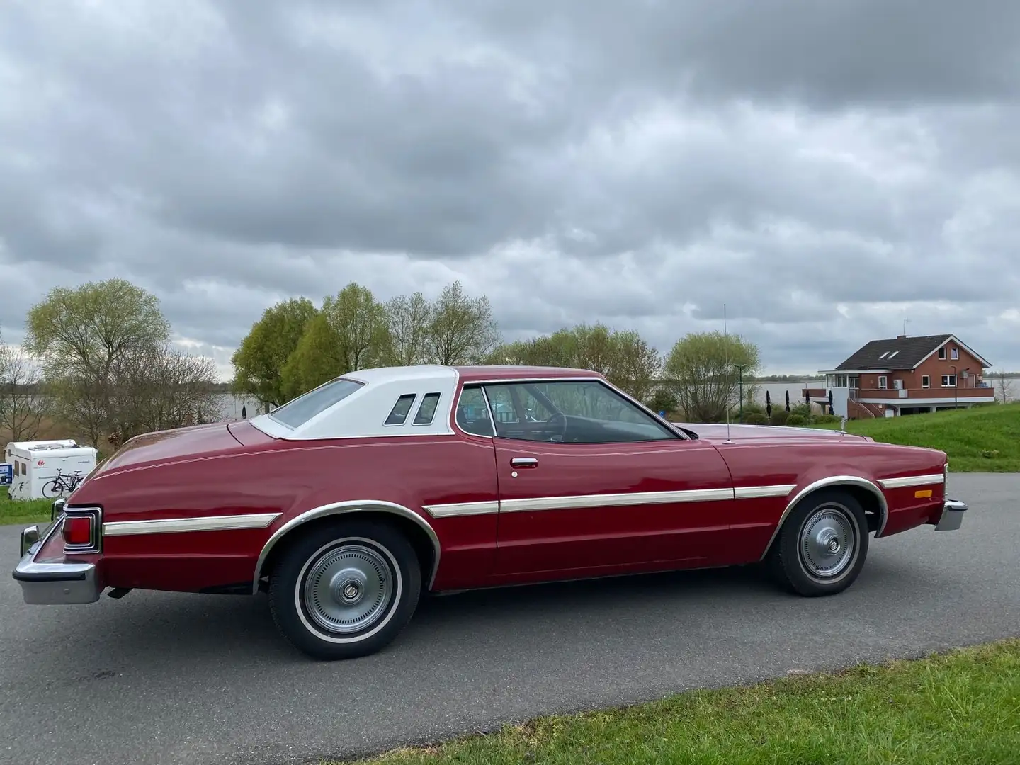 Ford A Gran Torino Elite Survivor H-Zul V8 30K Meilen Rot - 2