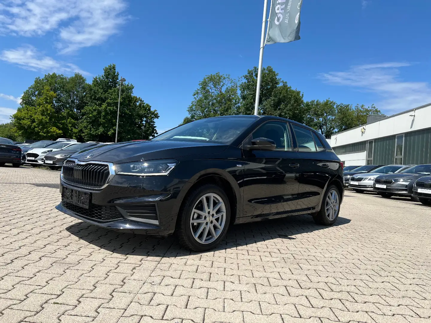 Skoda Fabia 1.0 TSI Tour *LED Navi Sitzh. Klimaauto* Schwarz - 1