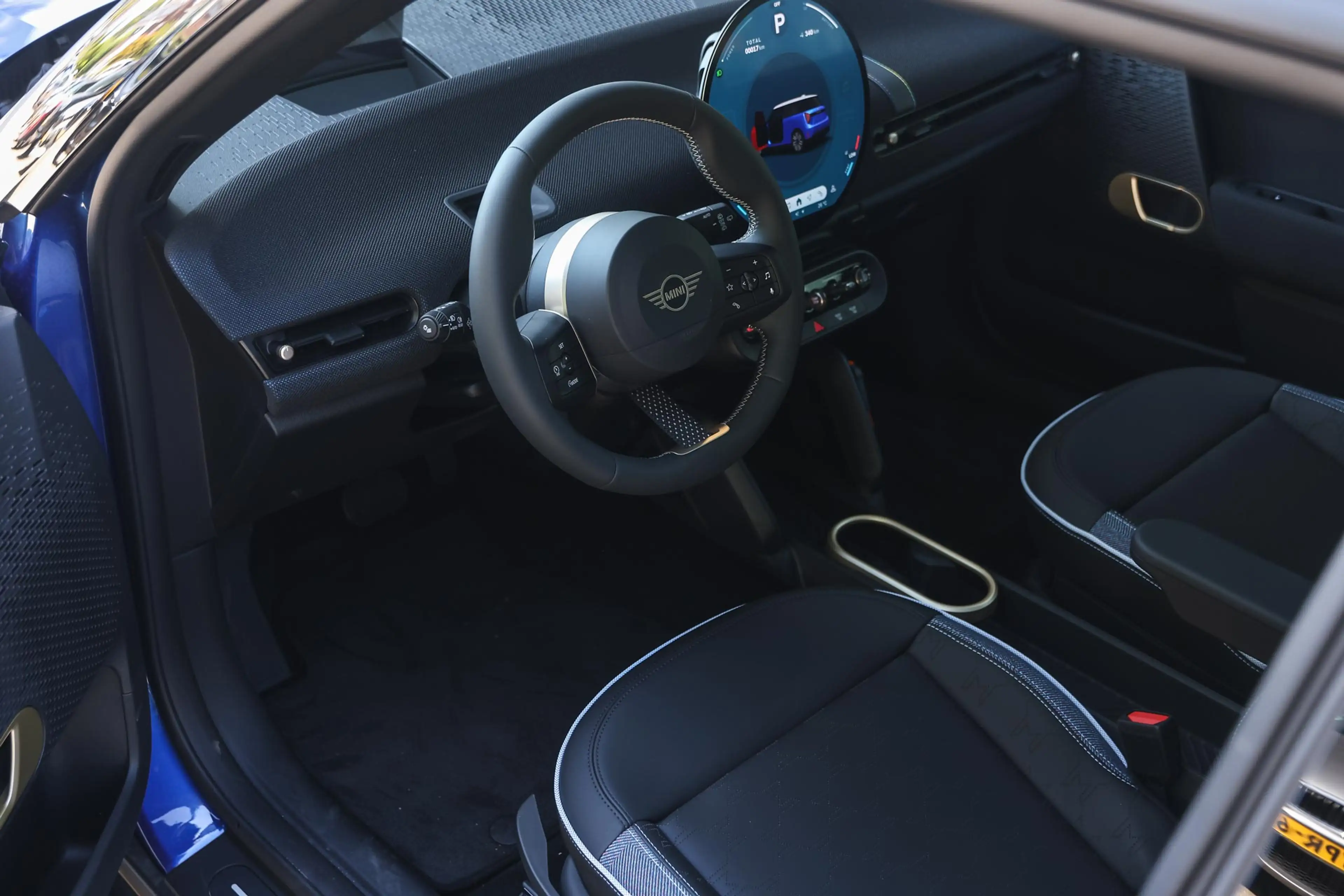MINI Cooper SE Hatchback / Classic / Pakket M / 17 inch Parallel — photo 3