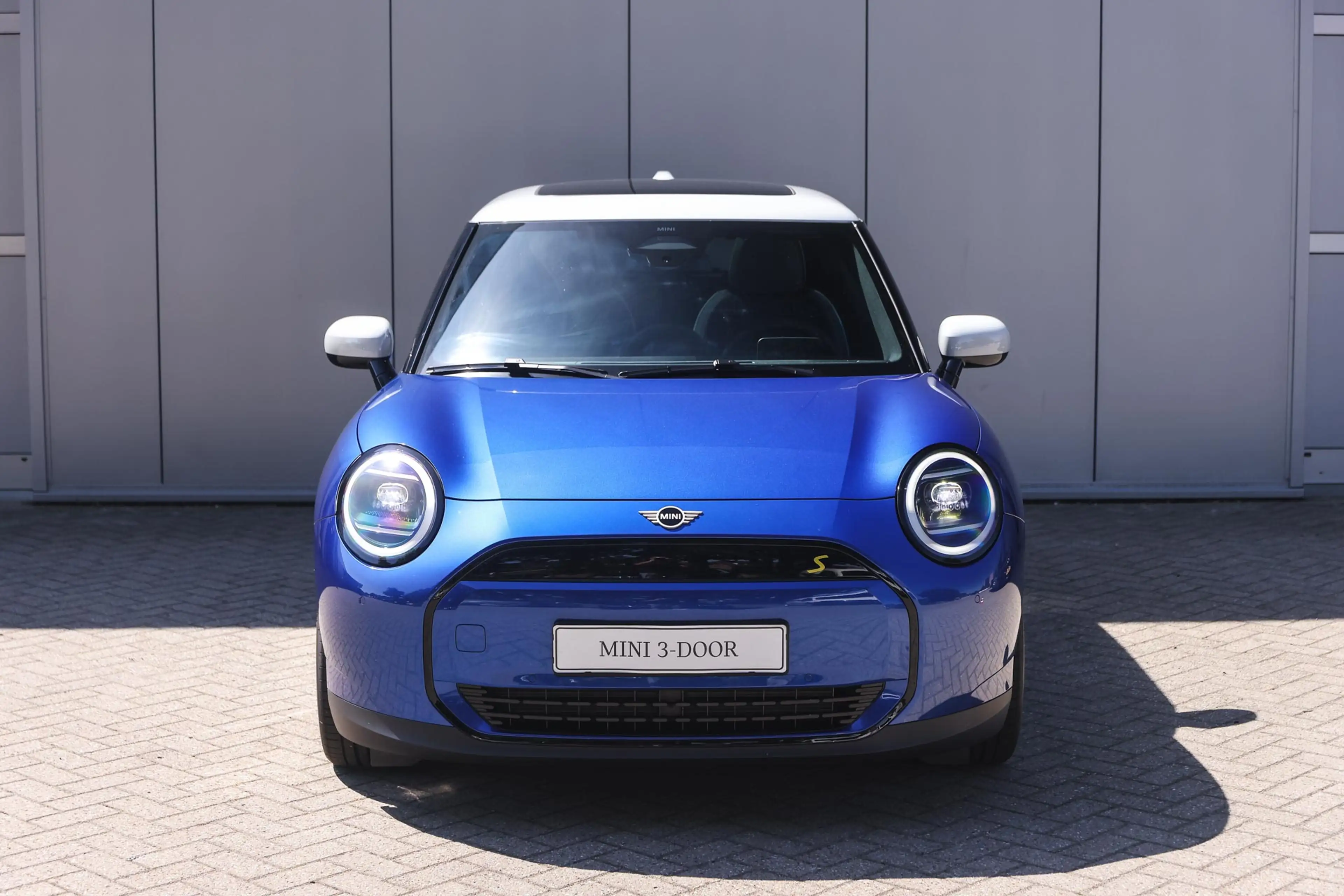 MINI Cooper SE Hatchback / Classic / Pakket M / 17 inch Parallel — photo 5