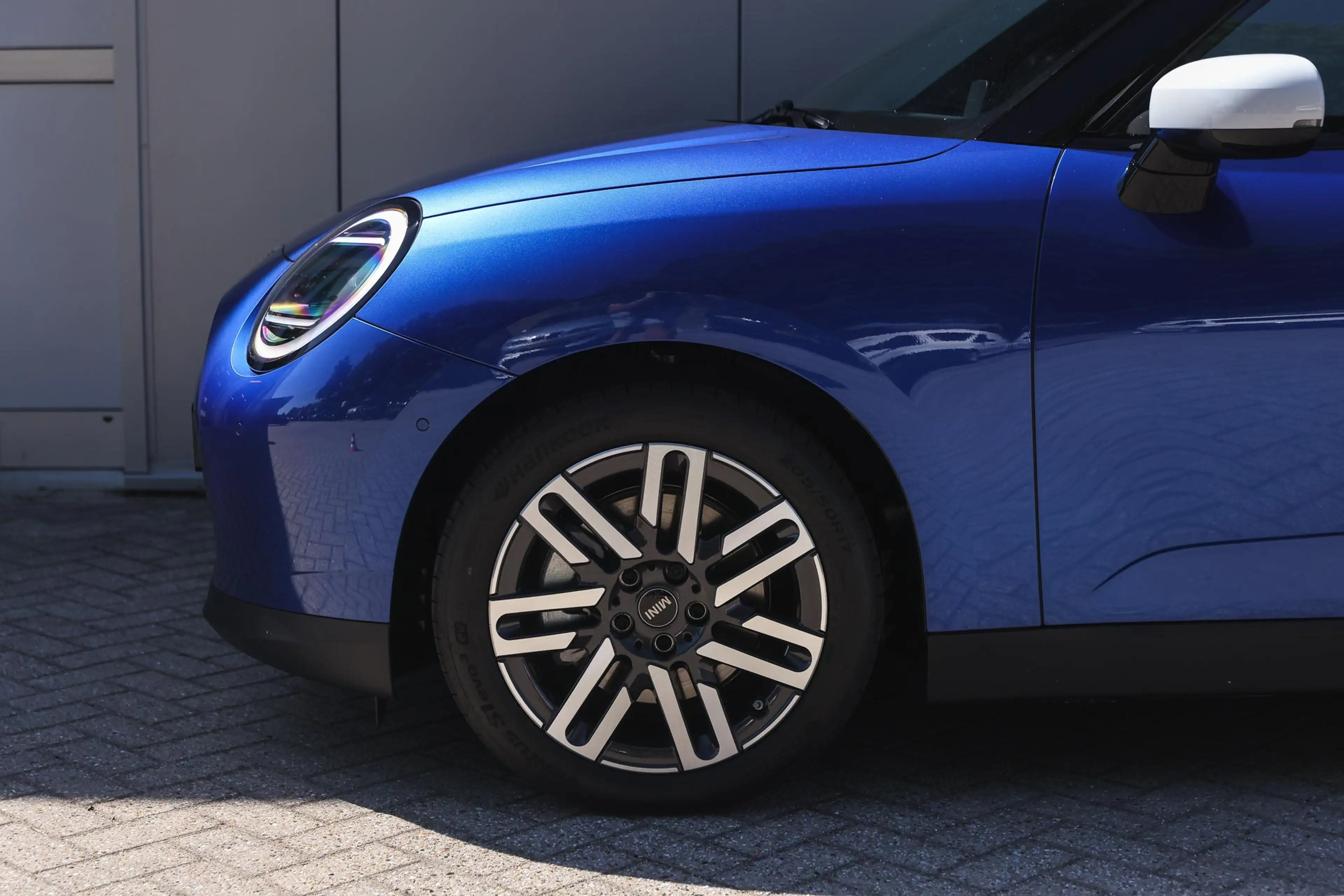 MINI Cooper SE Hatchback / Classic / Pakket M / 17 inch Parallel — photo 4