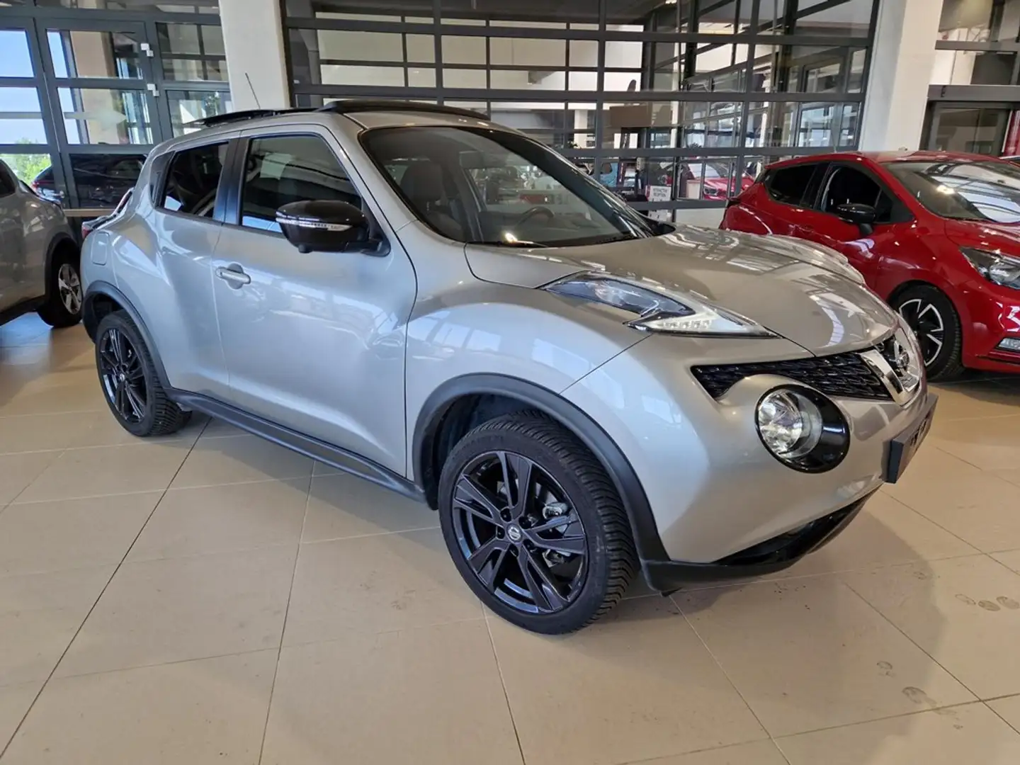 Nissan Juke Tekna Xtronic CVT Grijs - 2