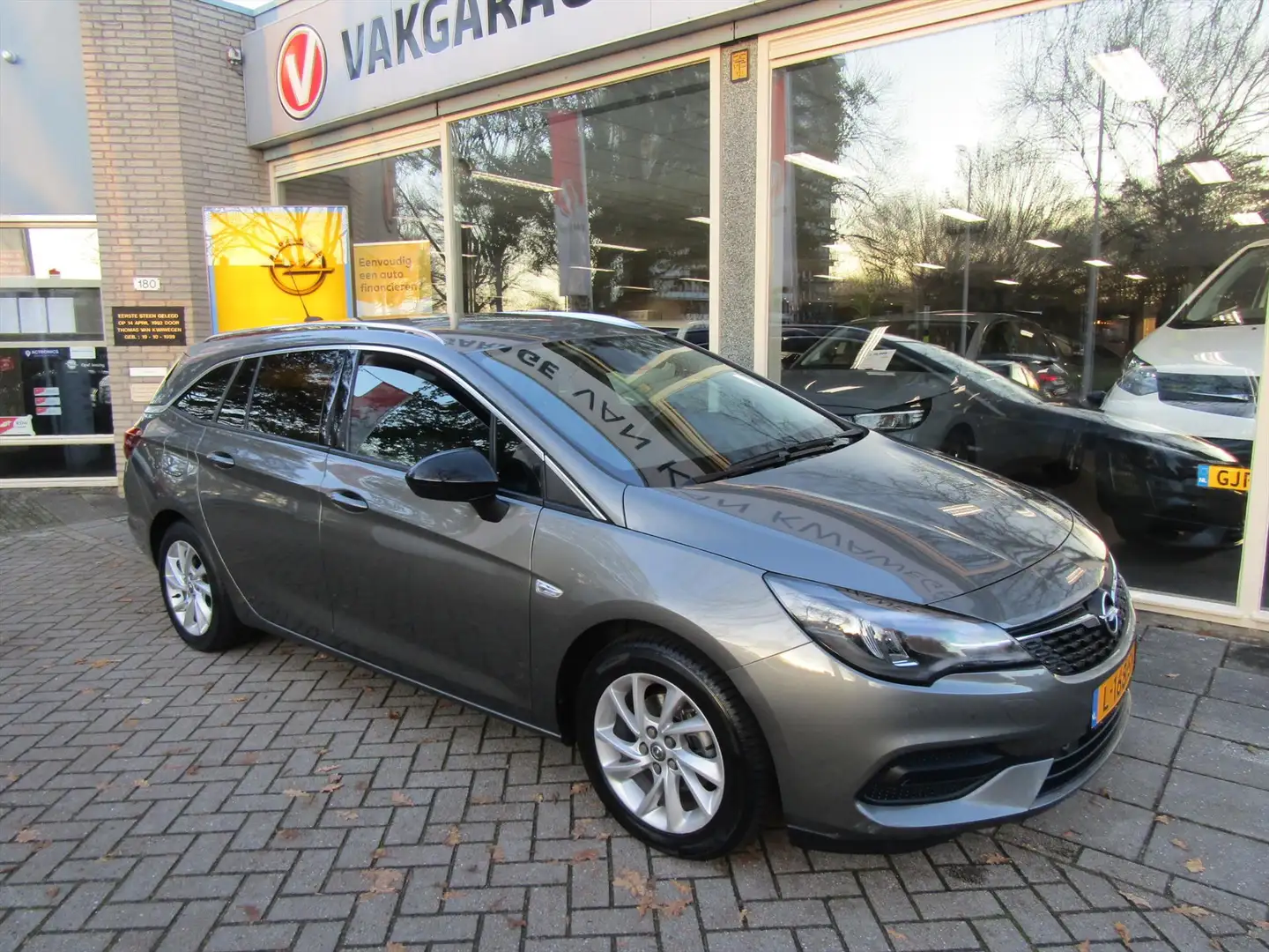 Opel Astra Sports Tourer 1.5 CDTI 105pk Start/Stop Business E Gris - 2