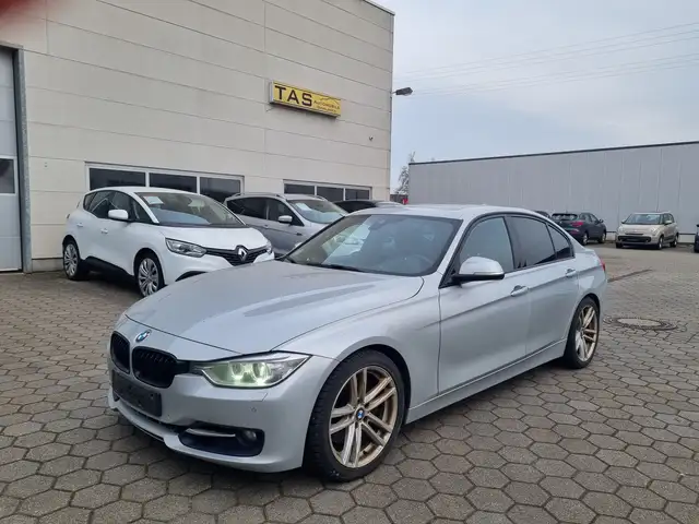 BMW 335 335i xDrive Sport Automatik "Leder-Navi