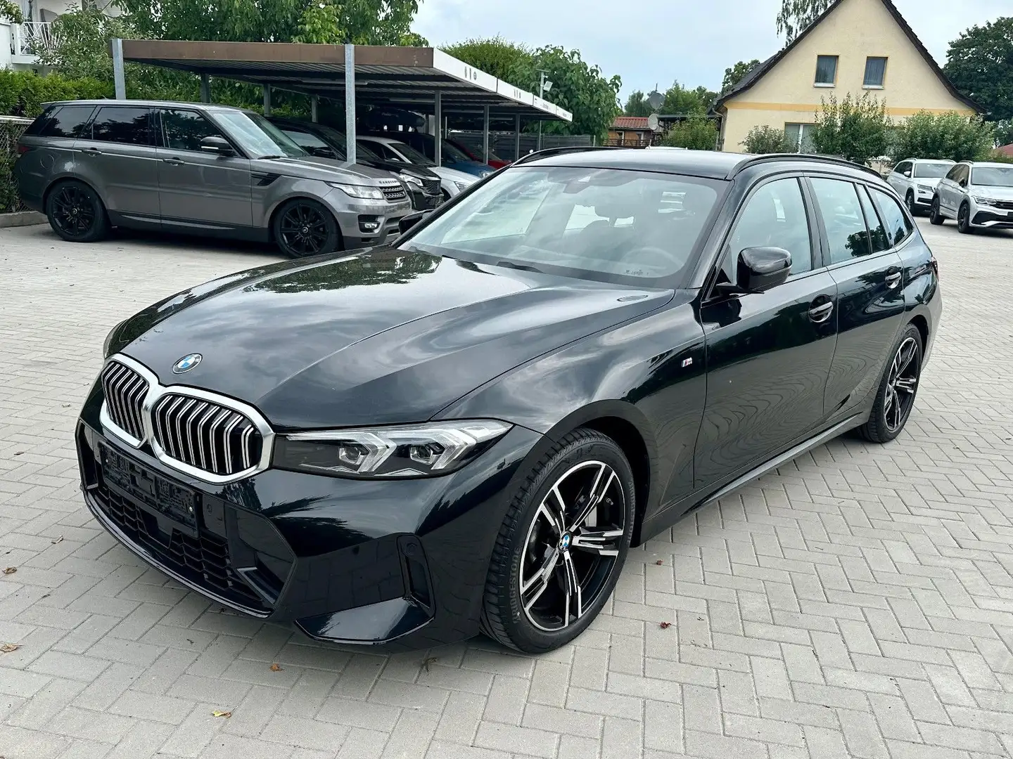 BMW 330 i Touring xDrive M Sport D.Cockpit*PDC*Kamera Noir - 1