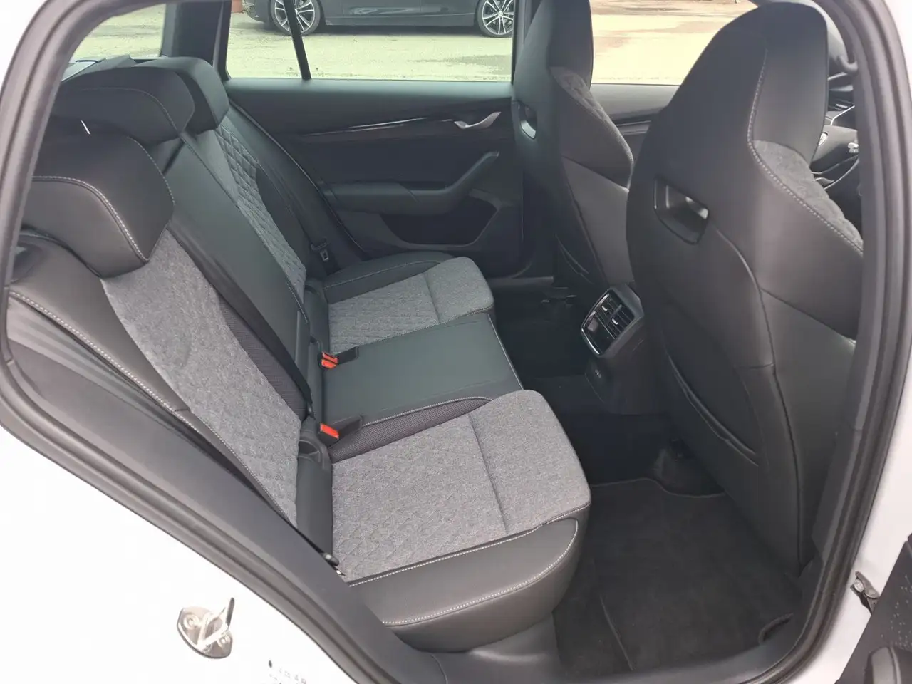 Skoda Octavia Combi 1.5 TSI mHEV SPORTLINE Klima Navi, миниатюра 15