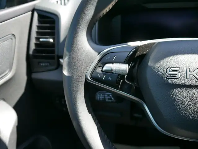 Skoda Karoq view 3