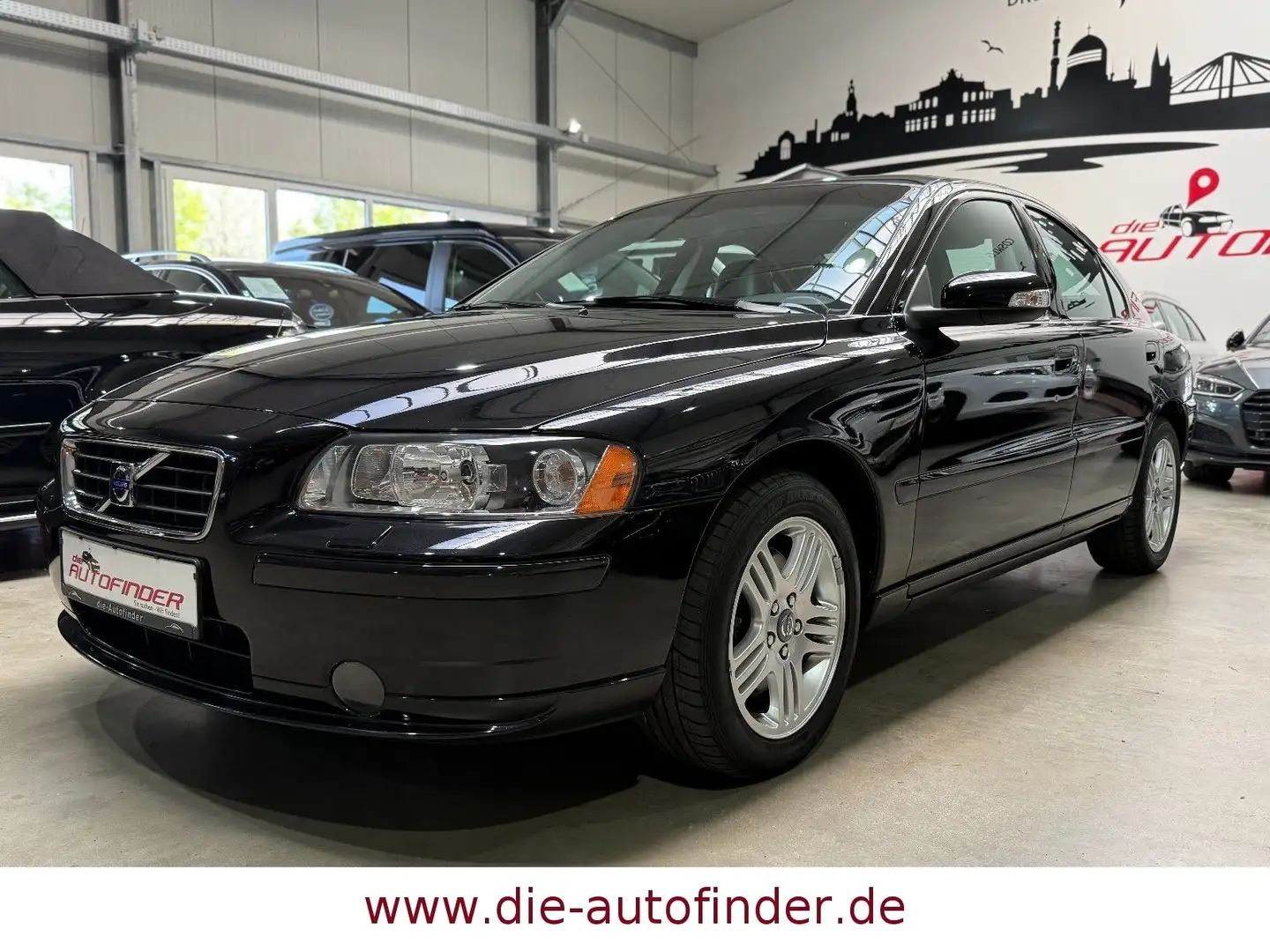 Volvo S60 Lim. 2.4 Aut. Xenon,Leder,Sitzh,PDC,AHK Noir - 1