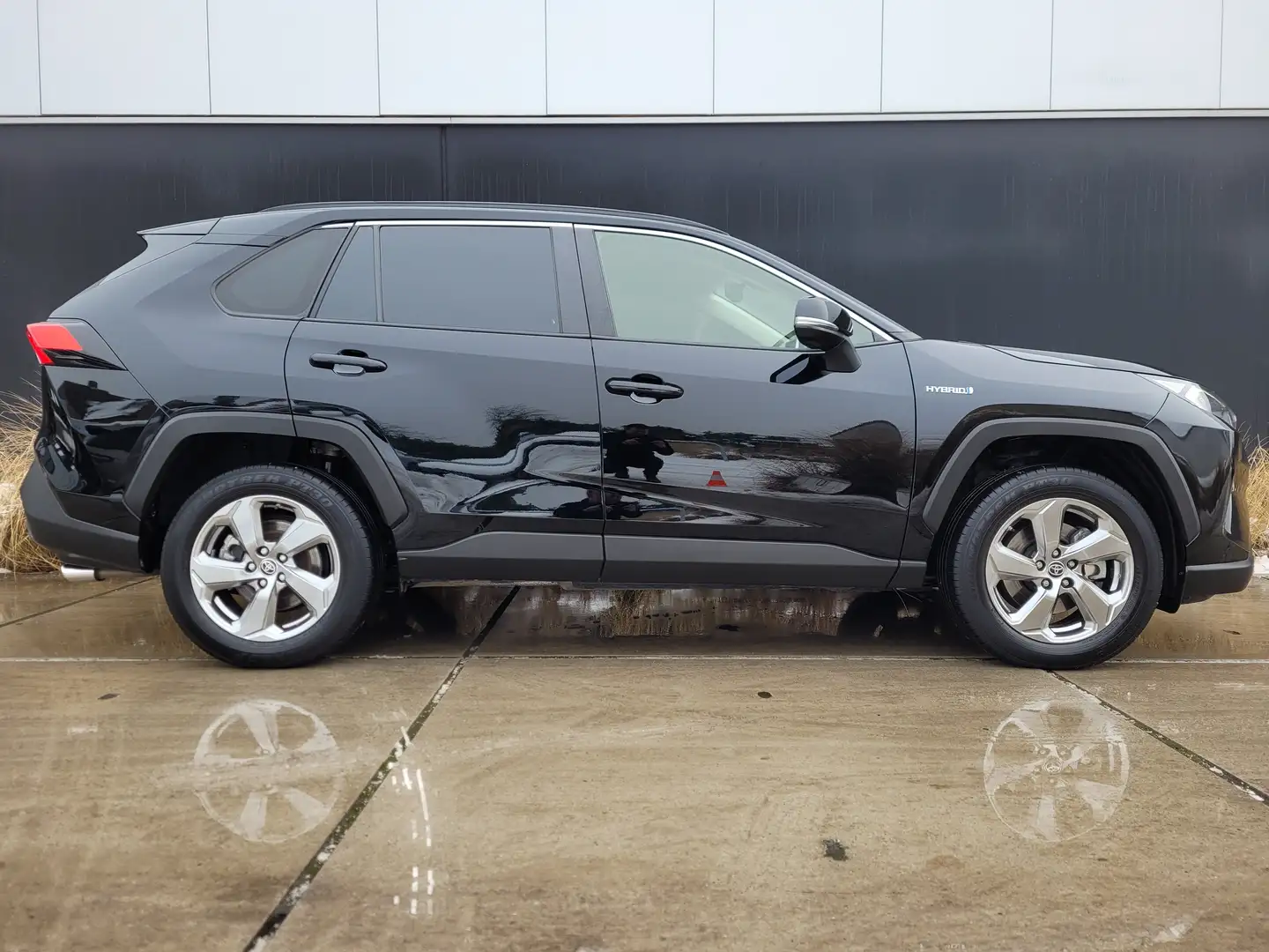 Toyota RAV 4 2.5 Hybrid *AUT.*NAVI*FULL LED*CAMERA*KEYLESS*DAB* Schwarz - 2