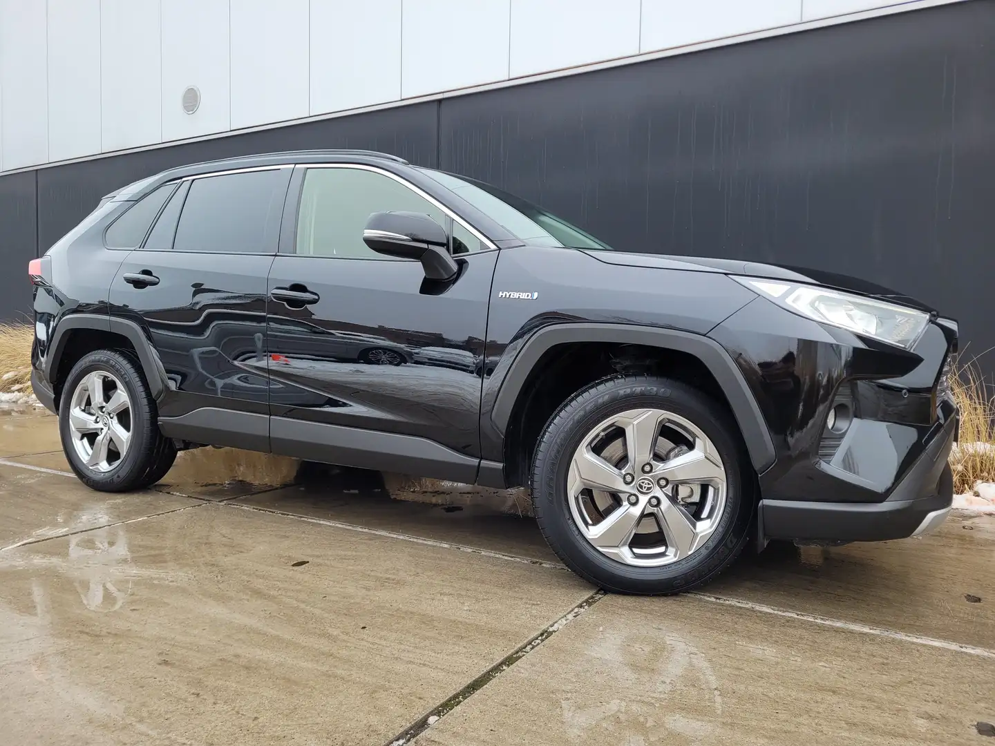 Toyota RAV 4 2.5 Hybrid *AUT.*NAVI*FULL LED*CAMERA*KEYLESS*DAB* Schwarz - 1