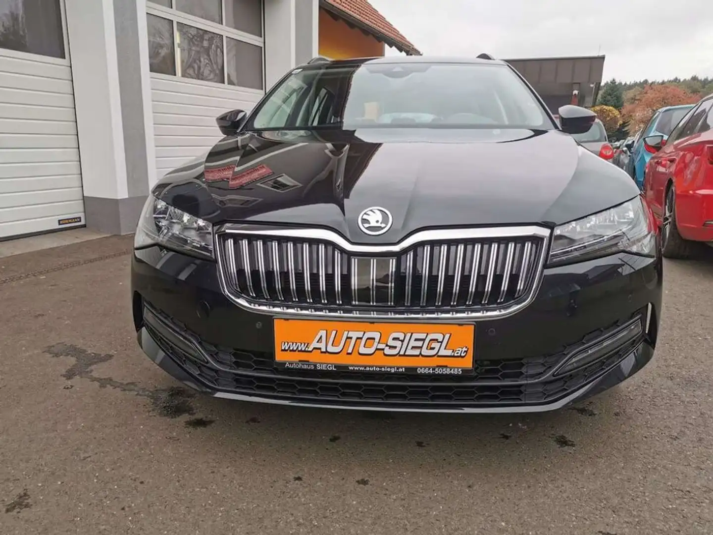Skoda Superb Ambition 4x4 Schwarz - 2
