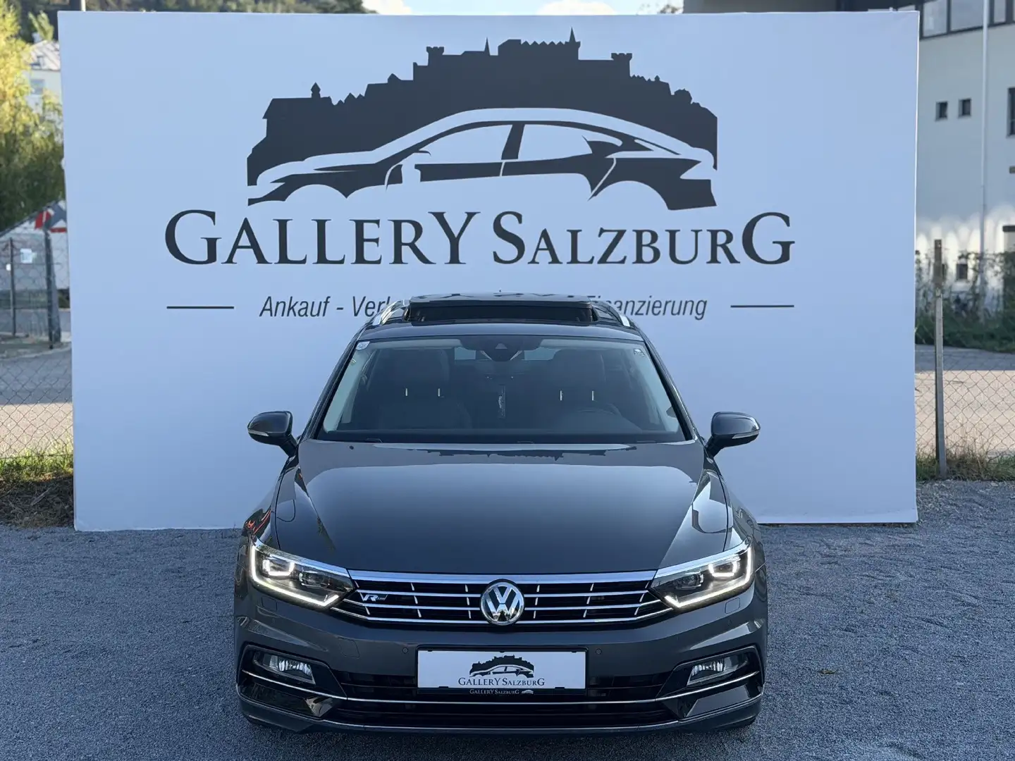 Volkswagen Passat Variant R-Line Grau - 2