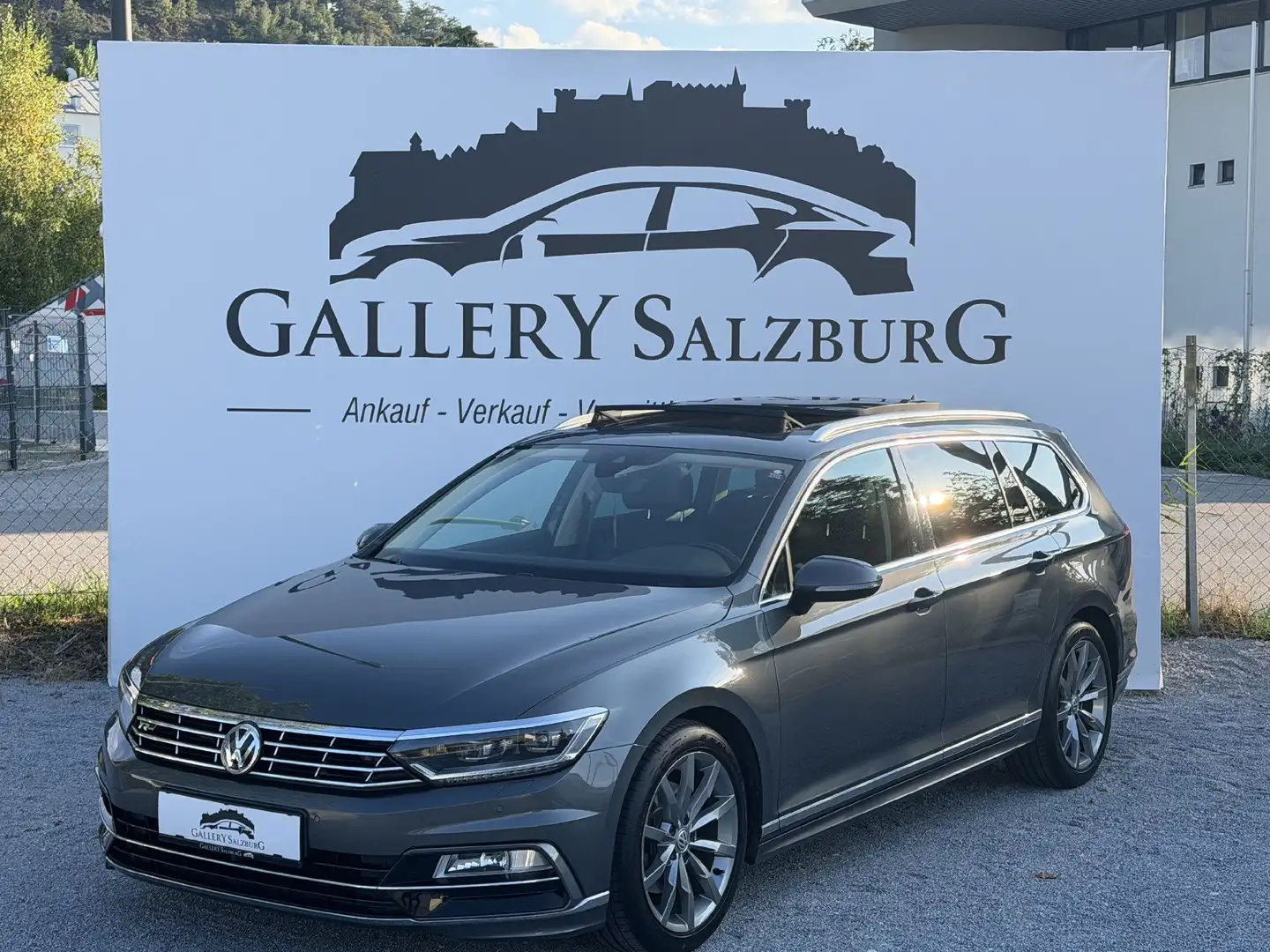 Volkswagen Passat Variant R-Line Grau - 1