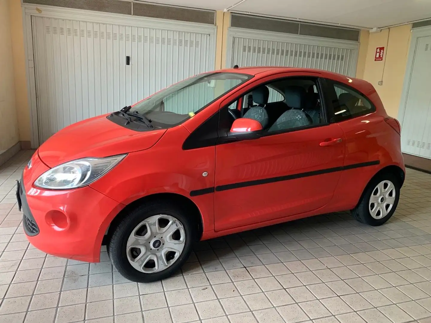 Ford Ka/Ka+ Ka 1.2 69cv E5 - NEOPATENTATI Rojo - 1