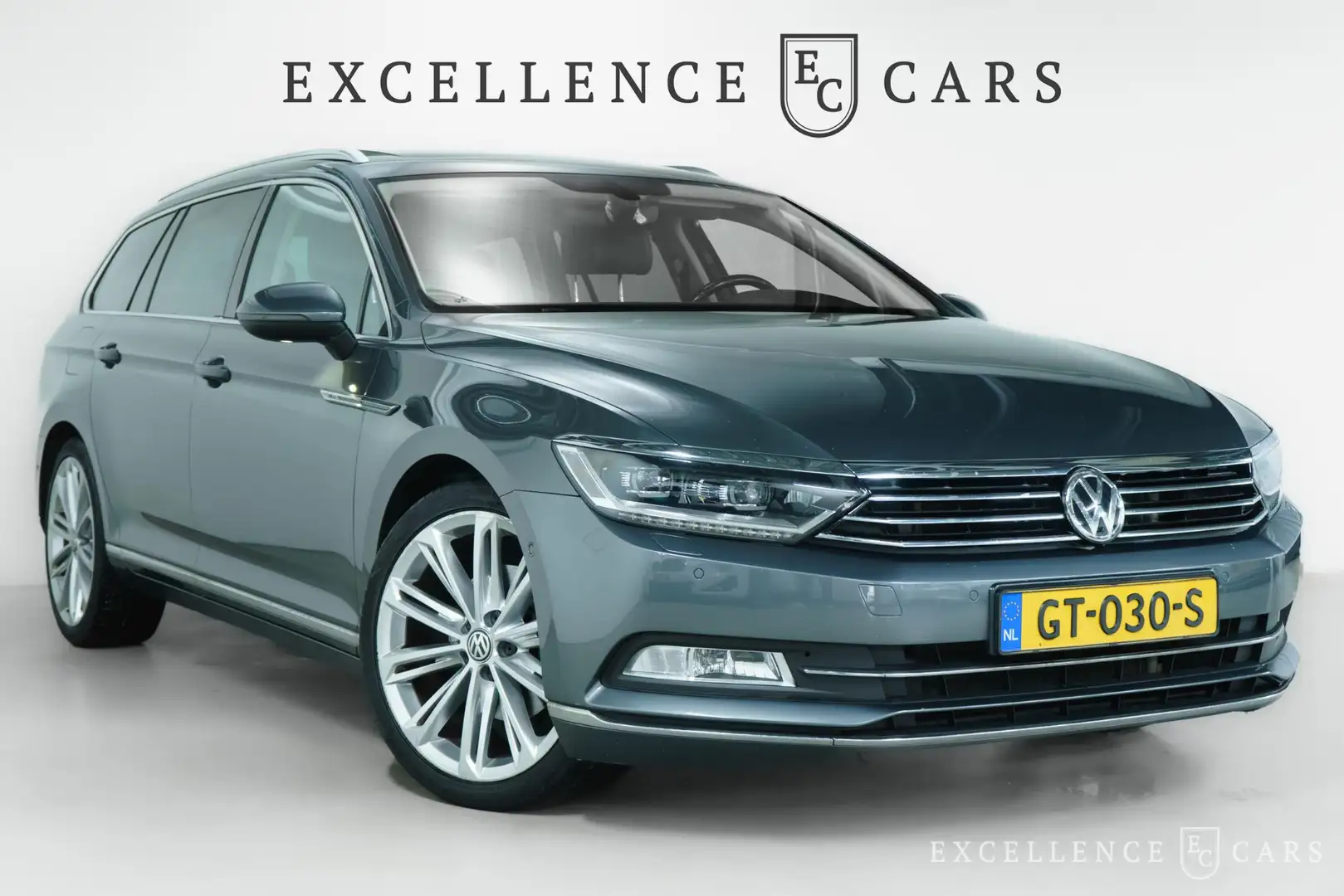 Volkswagen Passat Variant 1.6 TDI Highline/R-Line Pano|Led| Adap. Cruise| Gris - 1