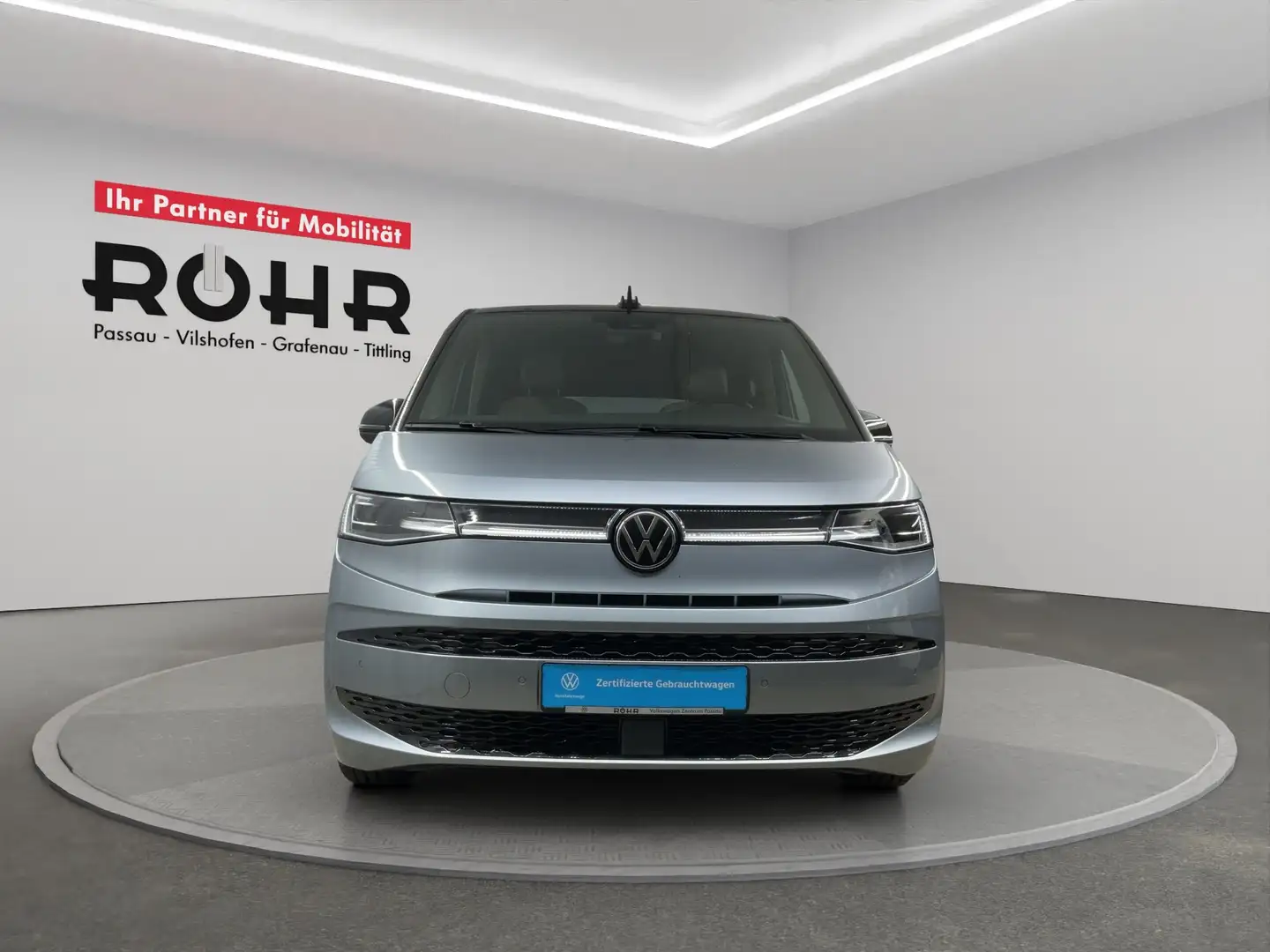 Volkswagen T7 Multivan Life LR (Rear View.AHK.Navi) 2.0 TDI DSG Plateado - 2