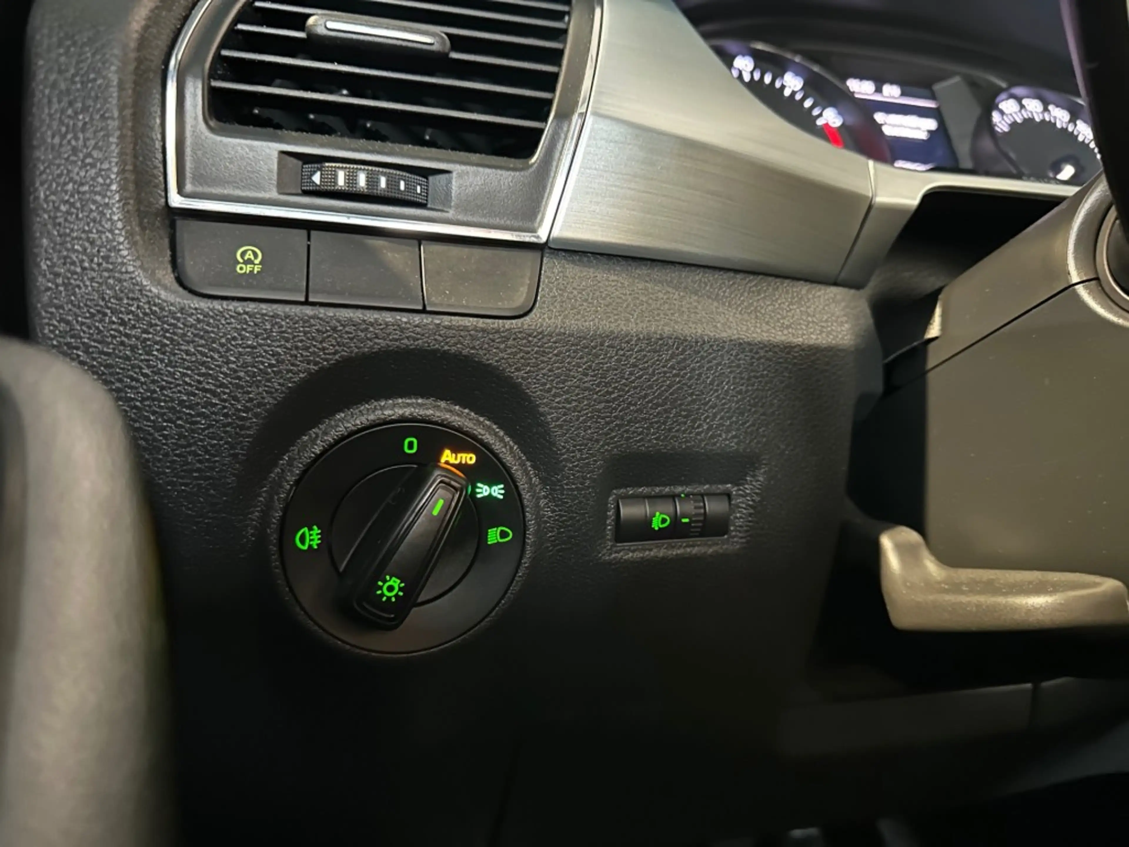 Skoda Fabia 1.0 TSI DRIVE l 5DRS l AIRCO l PDC l CRUISE l — photo 33